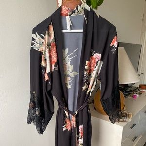 Flora Nikrooz floral robe
